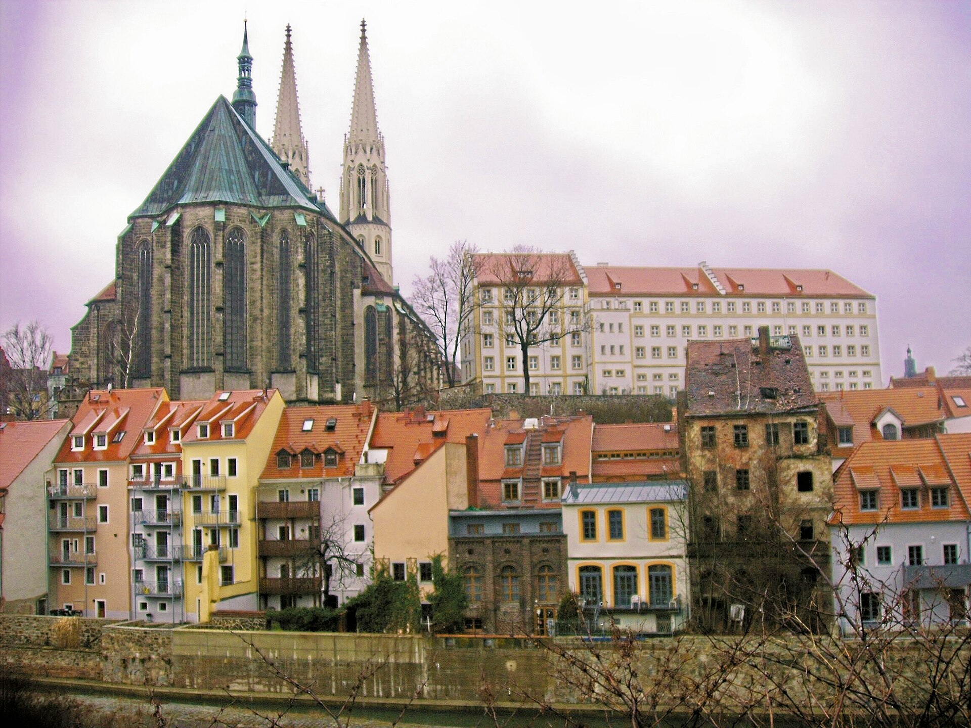 Foto der Görlitzer Altstadt mit der Oberkirche St. Peter und Paul